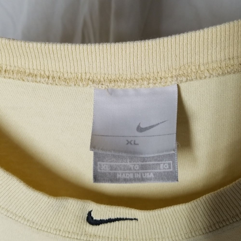 Nike T-shirt - Picture 2 of 6